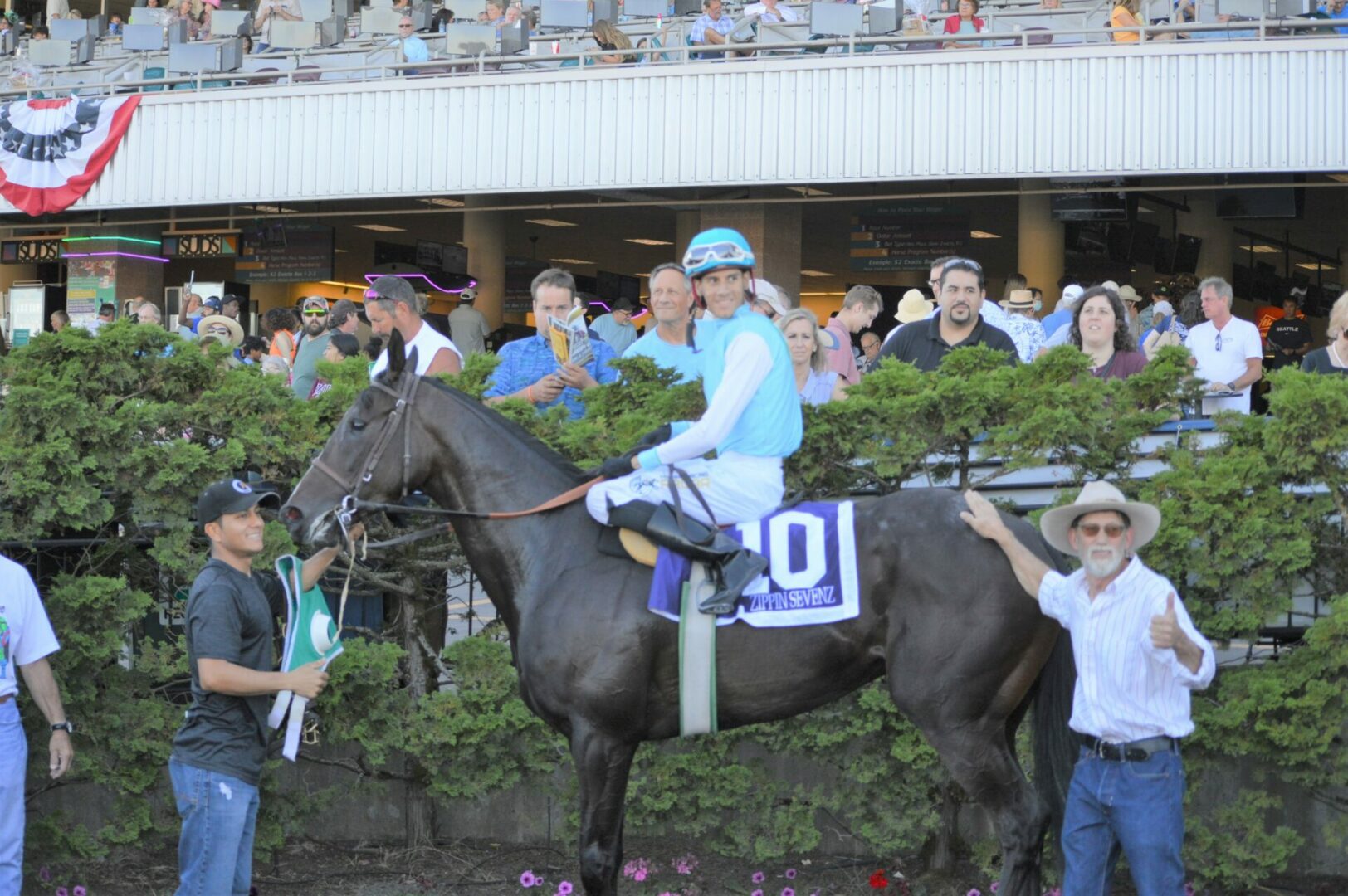 EMD MDay r6 Zippin Sevenz in winner circle
